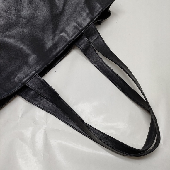 Chanel Tote Bag Black Leather - Picture 6 of 10